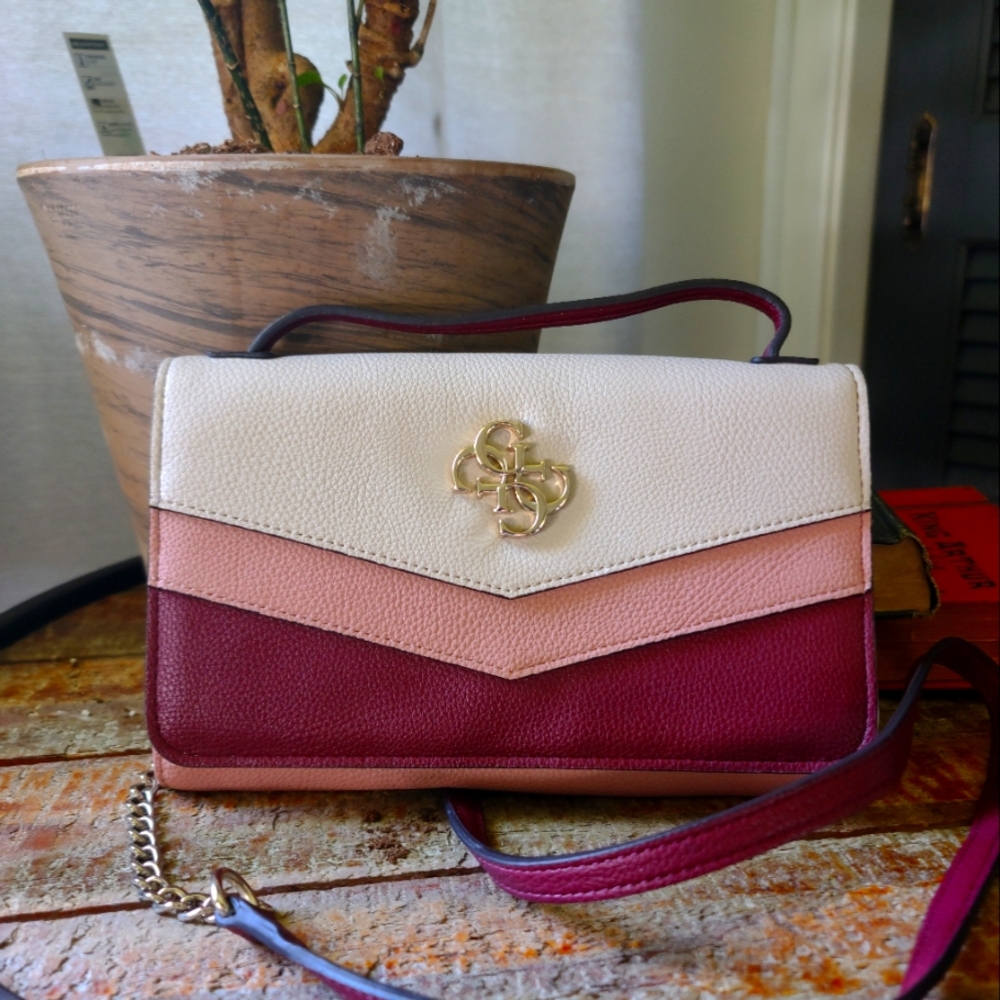 ☀️ Guess Crossbody